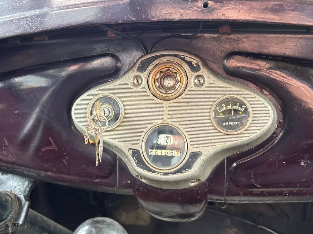 Ford Model A Tudor z roku 1931 - 13