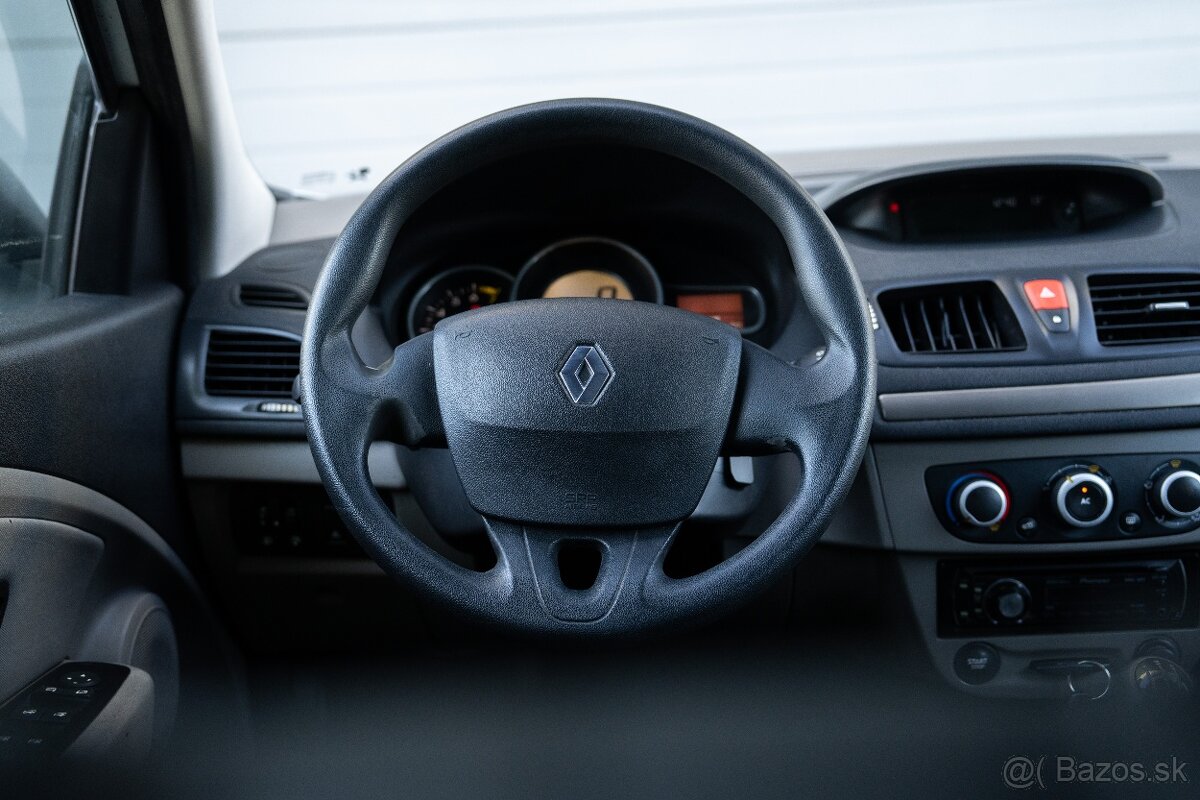 Renault Megane 1.6i M5 - 13