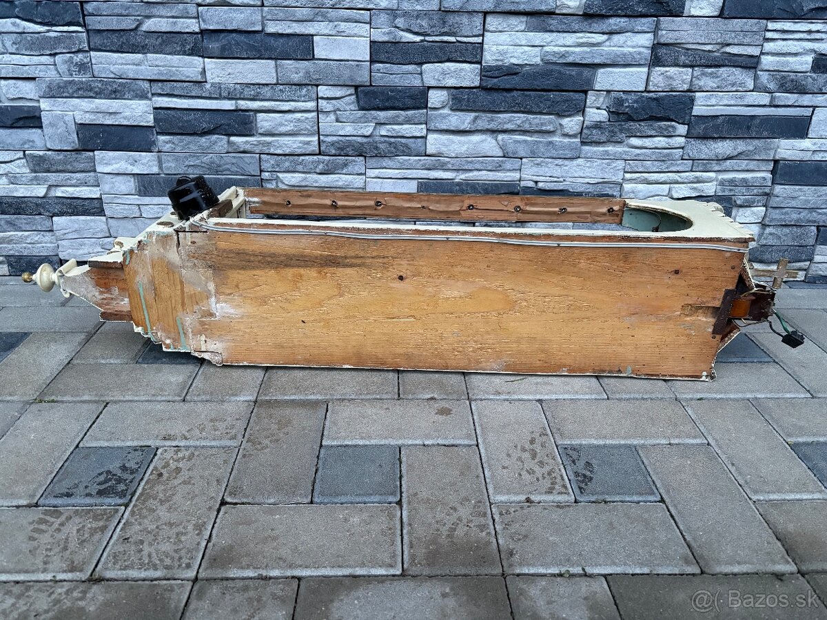 Predám starú drevenú kaplnku - 13