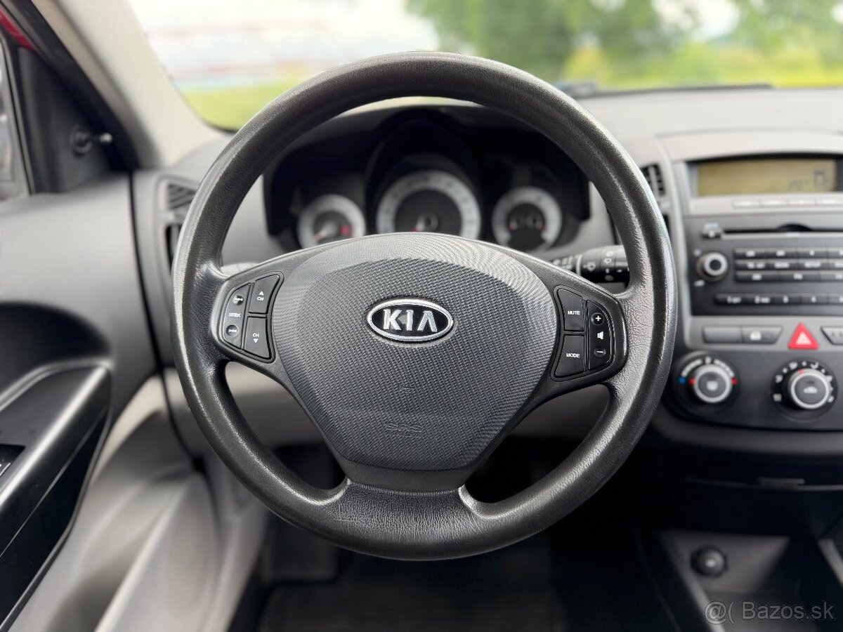 Kia Ceed 1.6 crdi 66kw Nová STK - 13