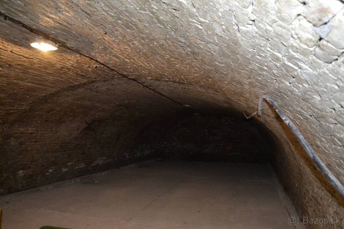 Predaj komerčného priestoru v centre mesta Veľký Meder - 13