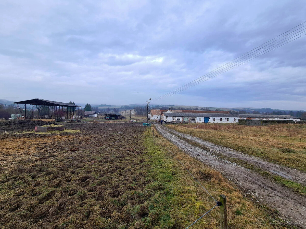 Ponúkame hospodárske budovy obci Chvalová. - 13