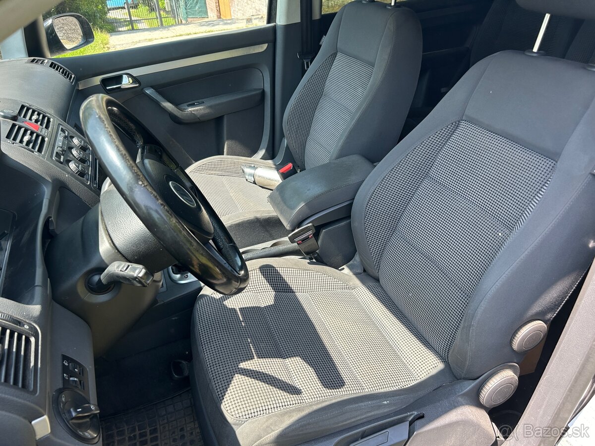 Volkswagen Touran 2.0 tdi DSG - 13