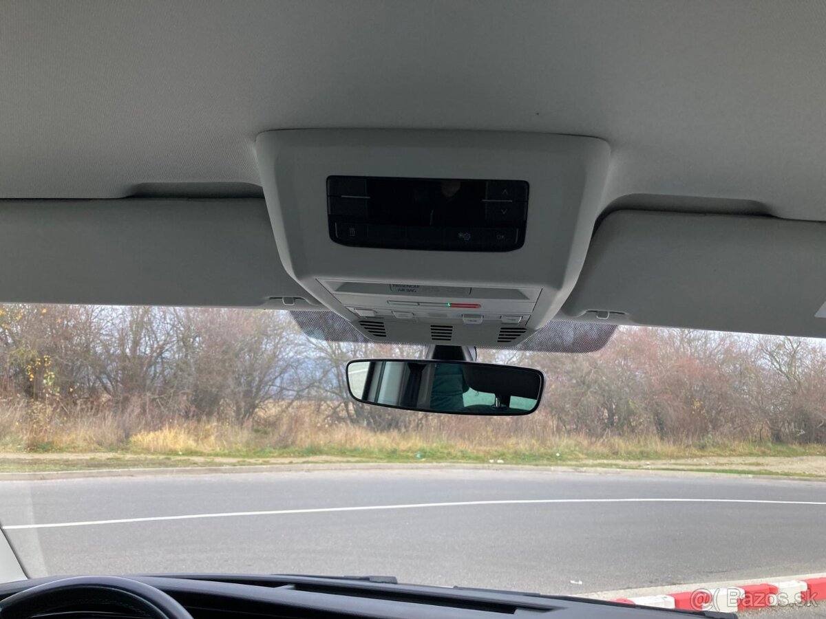 Volkswagen Multivan 6.1 - 13