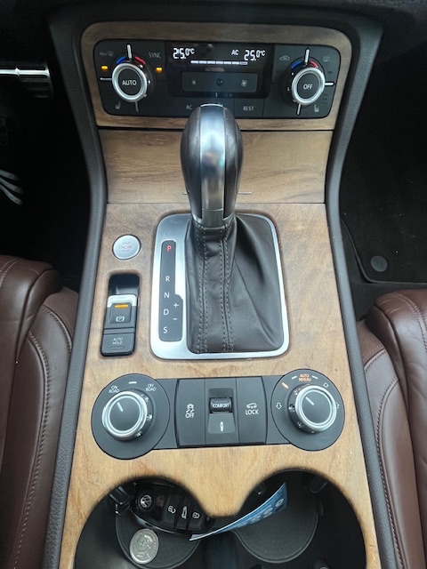 Predám Volkswagen Touareg 4,2 V8 - 13