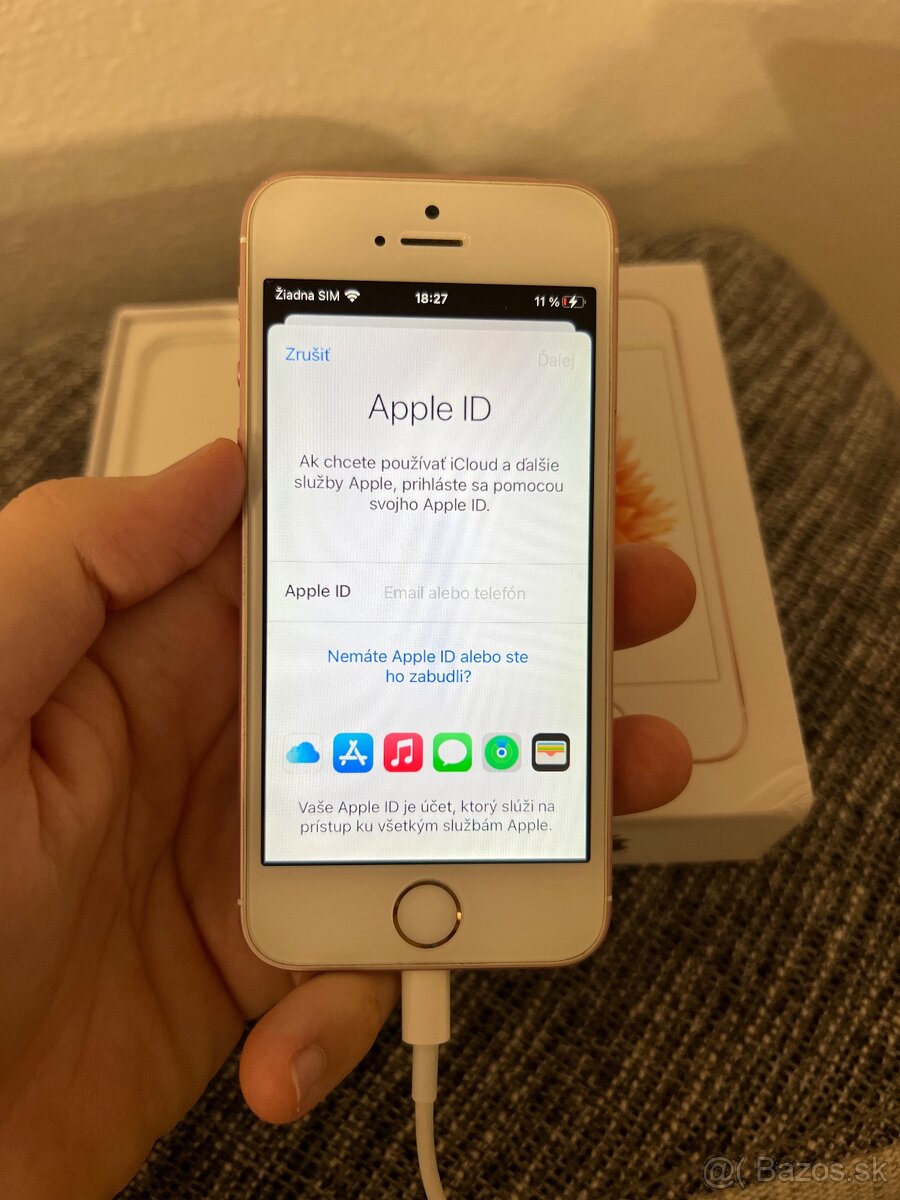 Apple iPhone SE 2016 32GB Rose Gold - 13