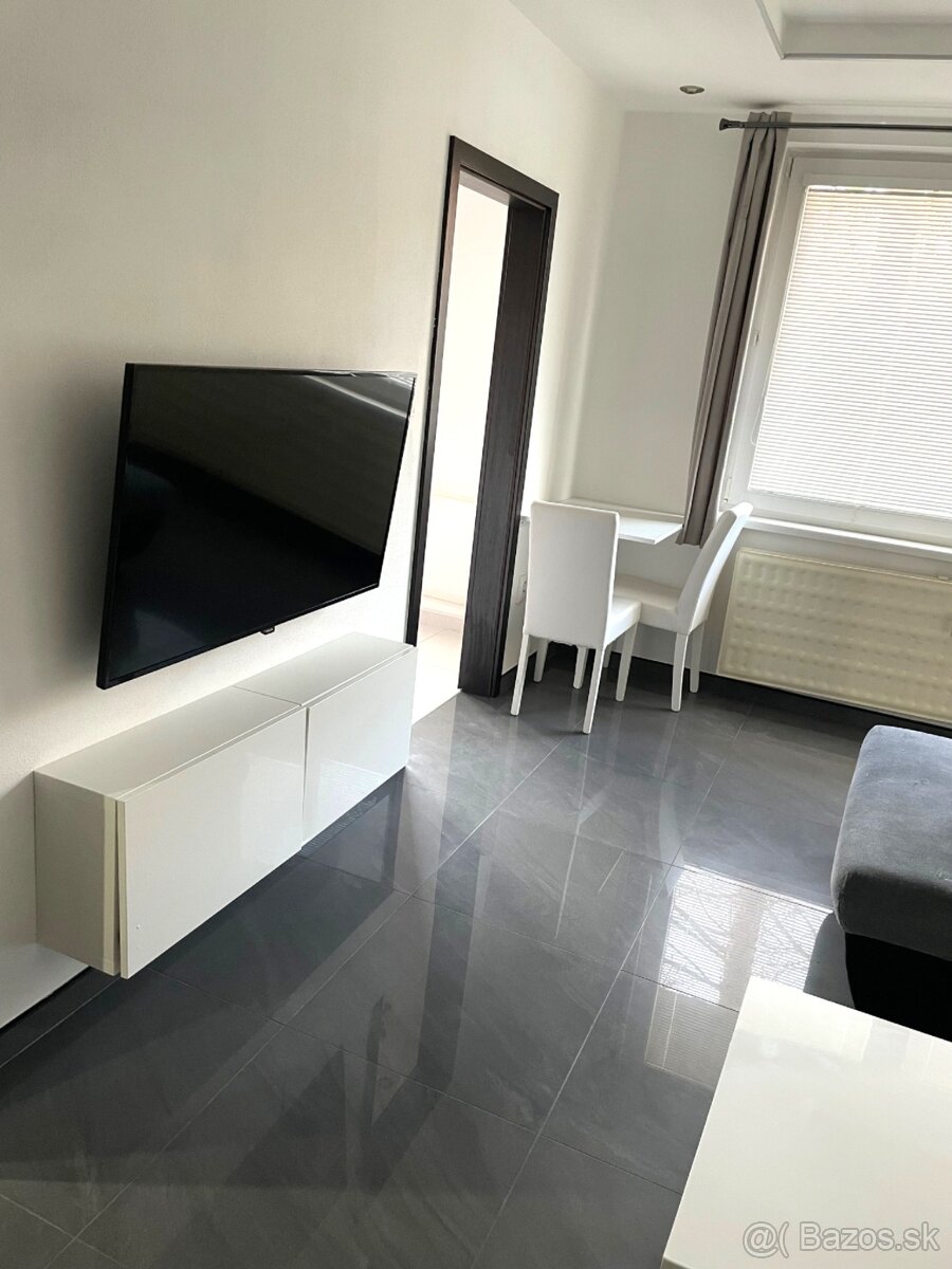 Prenájom: 2 izbový byt blízko centra Levíc - 13