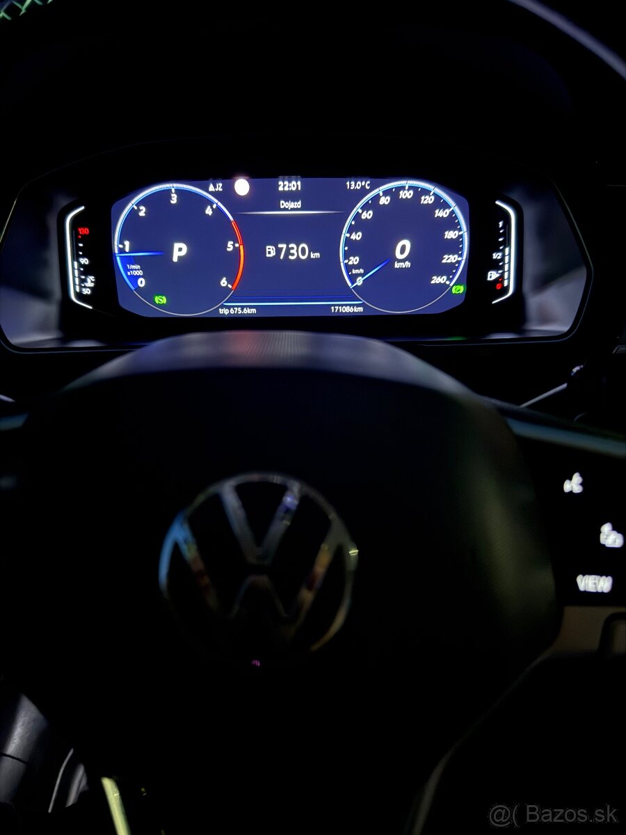 Volkswagen Passat - 13