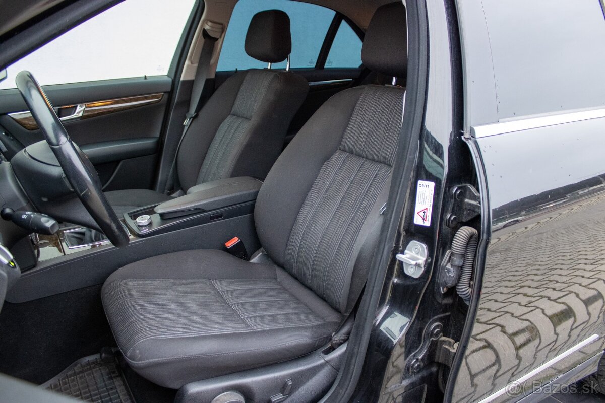 Mercedes Benz C trieda sedan - 13