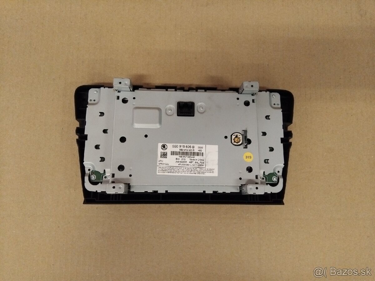 autorádio Octavia 3 - displej, čítačka - 13