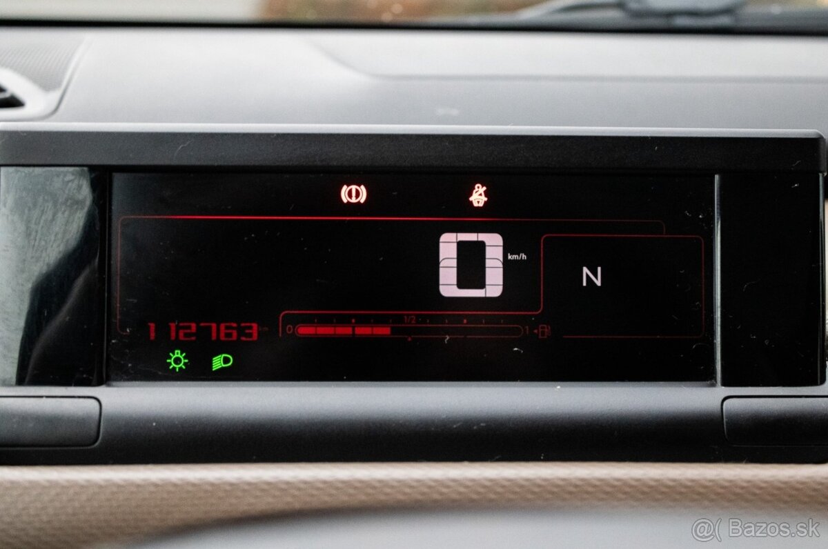 Citroën C4 Cactus 73kW (2015) - 13