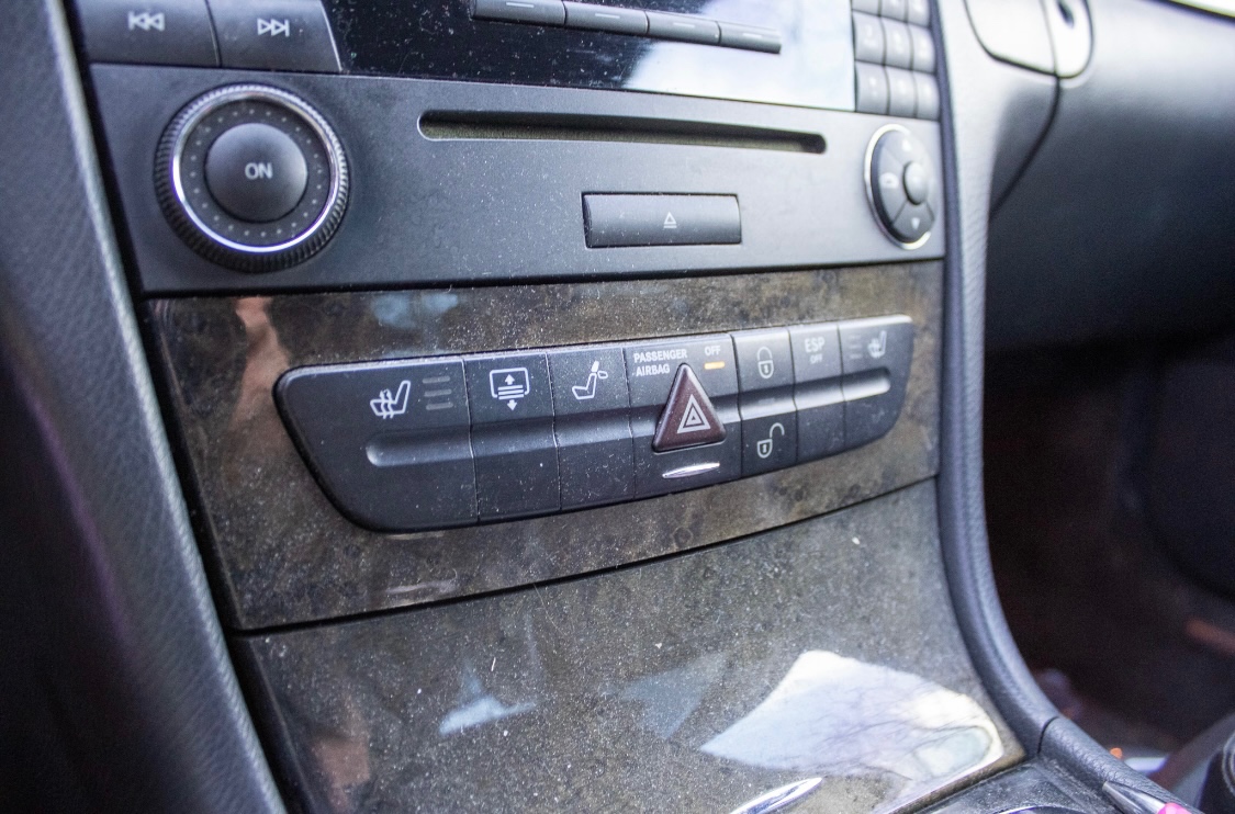 Mercedes-Benz E 320 Benzín 4x4 LPG V6 - 13