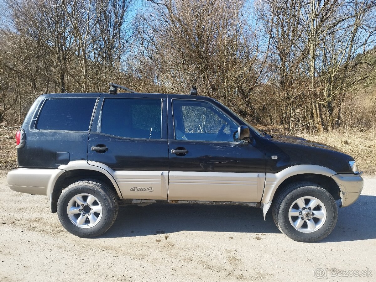 Predám Nissan terrano 2 2.7tdi - 13