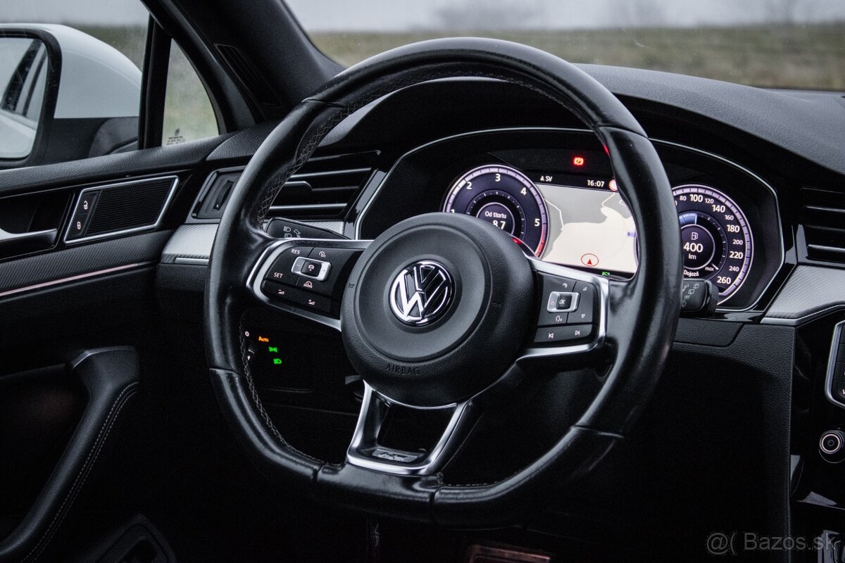 Volkswagen Passat Variant 2.0 BiTDI R-Line 4MOTION DSG - 13