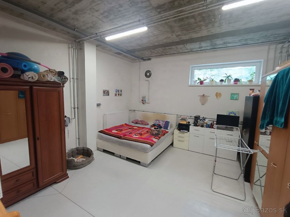 Predaj skolaudovanej garáže s pozemkom 156 m2 - Bytčica - 13