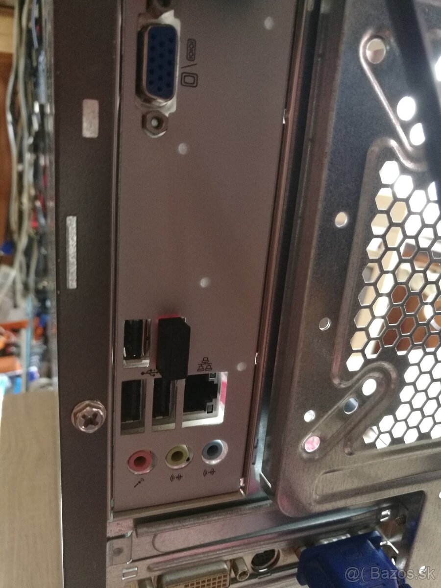 PC Intel Pentium DualCore. 2 X 250 GB. 4 GB. Windows 7. - 13