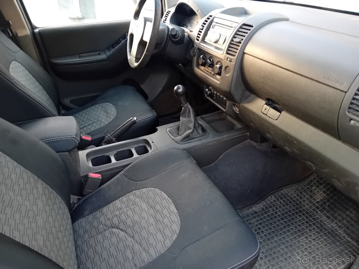 Nissan Navara 2,5 dci 4x4 nová STK a EK DPH - 13