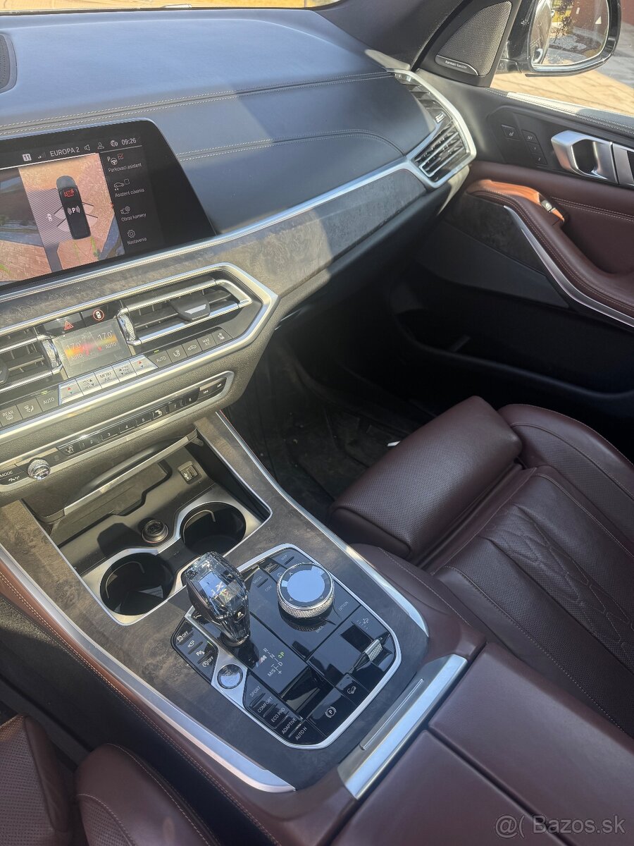 BMW X5 xDriveM50i - 13