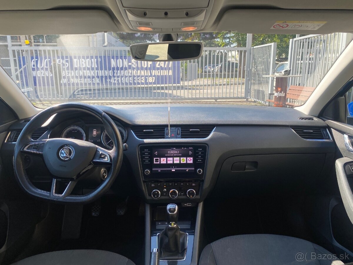 ŠKODA OCTAVIA 1.6 TDI COMBI AMBITION - 13