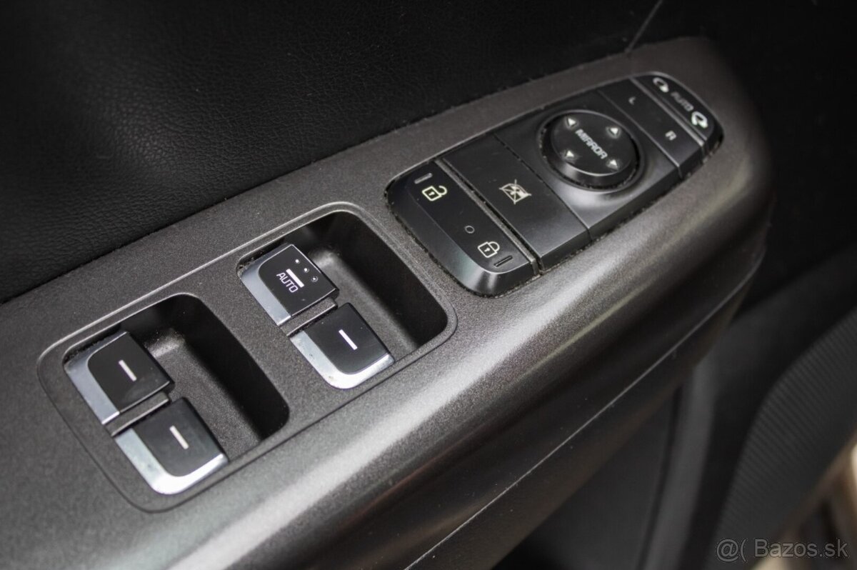 Kia Sportage 2.0crdi 4x4 - 13