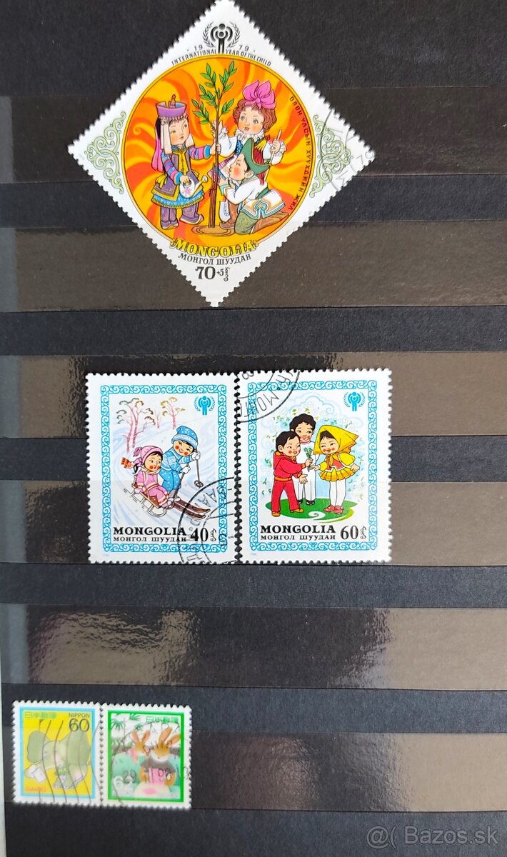Poštové známky + album - 13