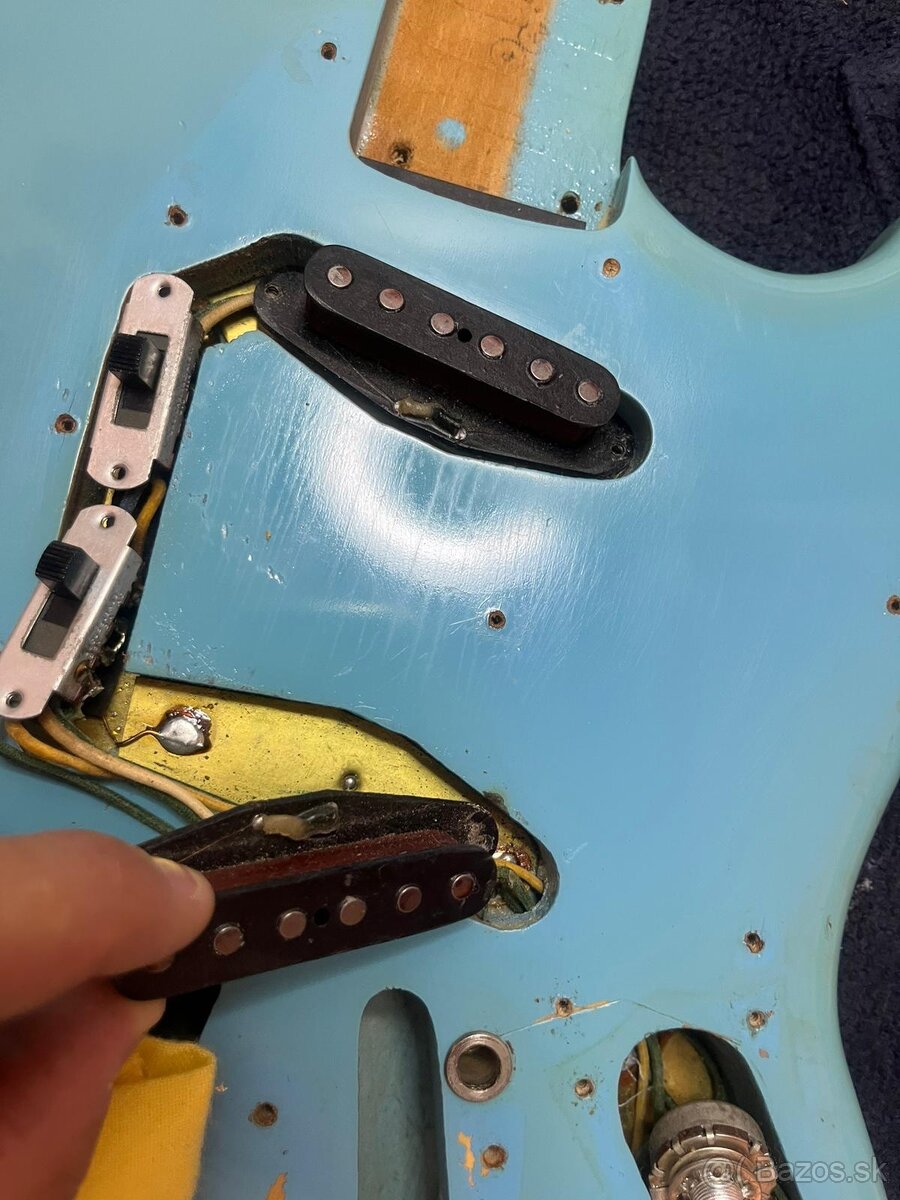 Fender Mustang Daphne Blue 1966 100% original - 13