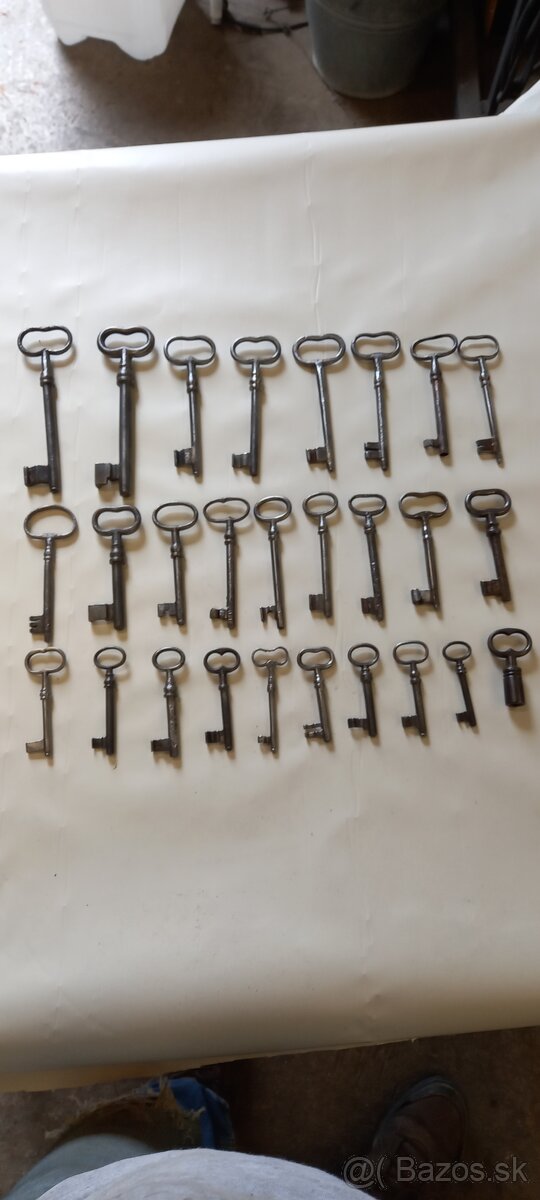 Kovanie železné starožitné,staré kľúče a iné. - 13