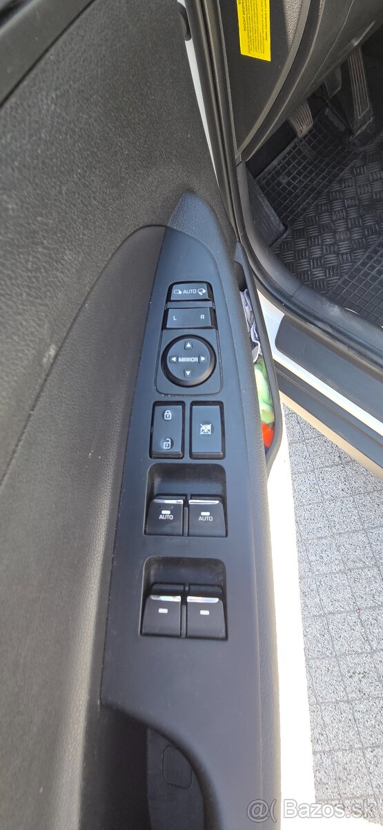 Hyundai Tucson 1.6i - 13