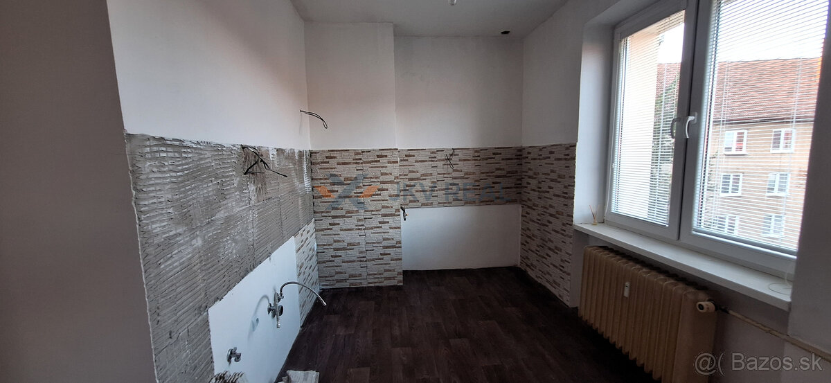 Na predaj 3 - izbový byt s balkónom - 70 m² v centre mesta H - 13