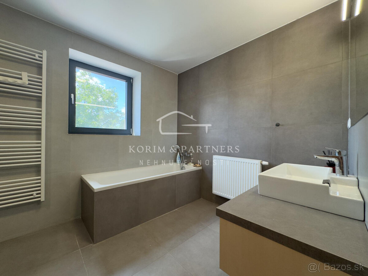 REZERVOVANÉ - Originálny rodinný dom na Leteckom poli, Komá - 13