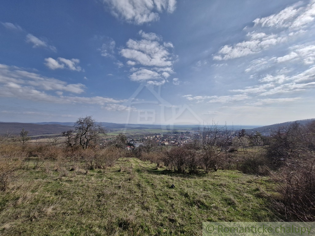 Pozemok s pivničným domčekom - najkrajší výhľad v Pukanci - 13