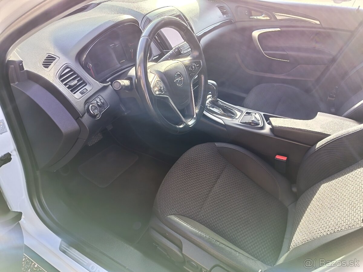 Opel insignia combi - 13