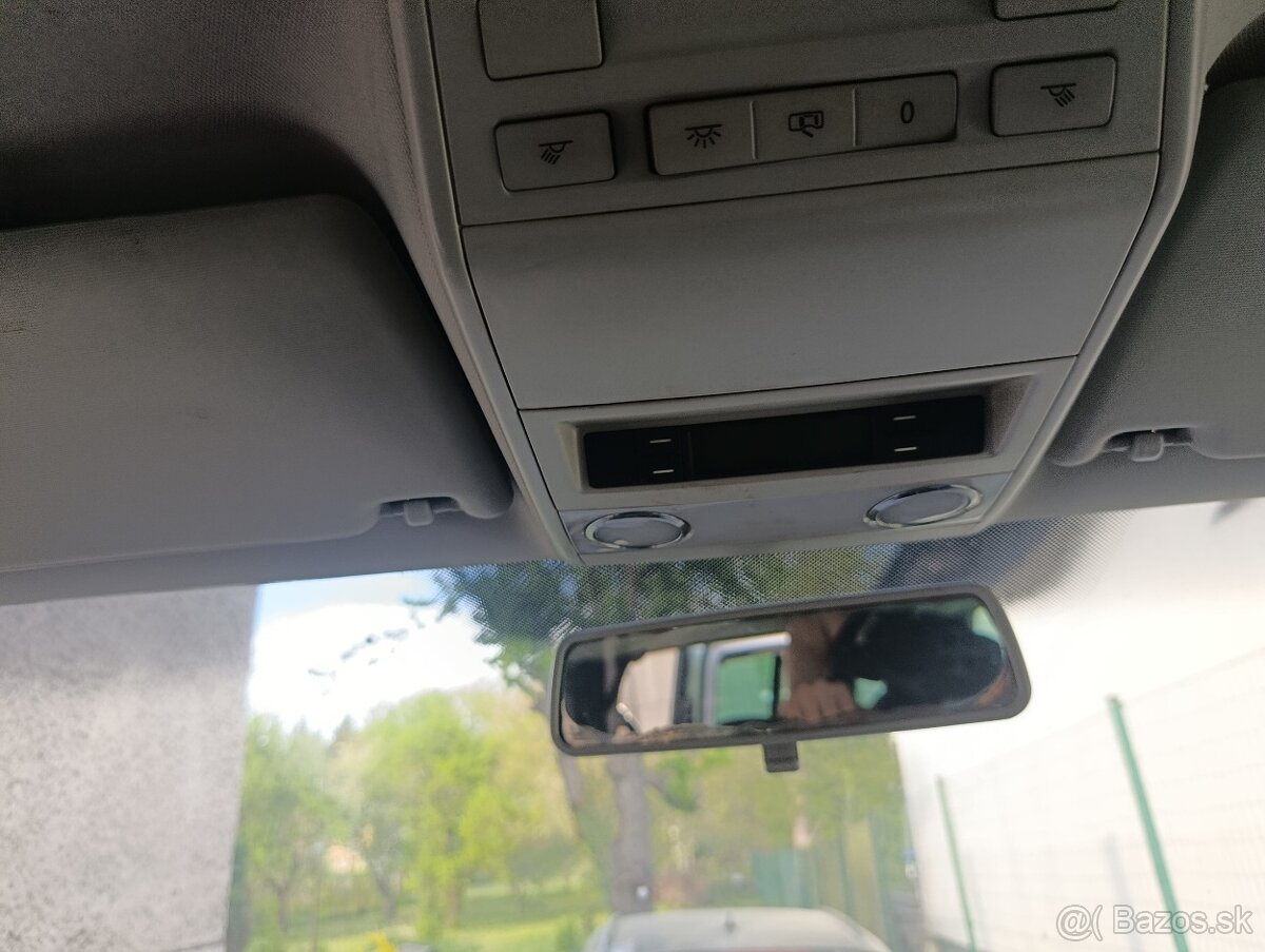VOLKSWAGEN T5 MULTIVAN - 13