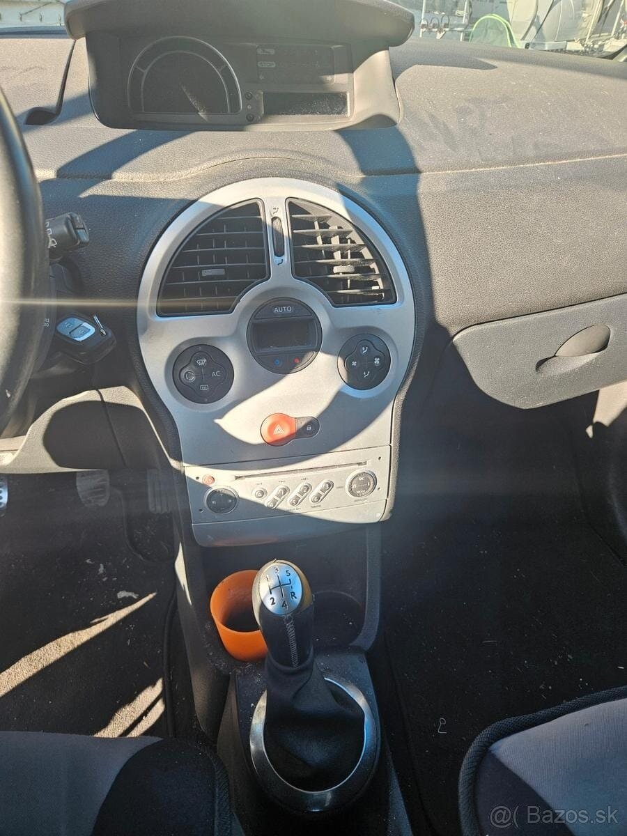 Renault Modus 1.2i 74kw model 2010 - 13