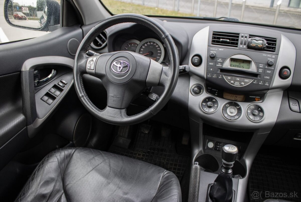 Toyota RAV4 2.2 D-4D - 13