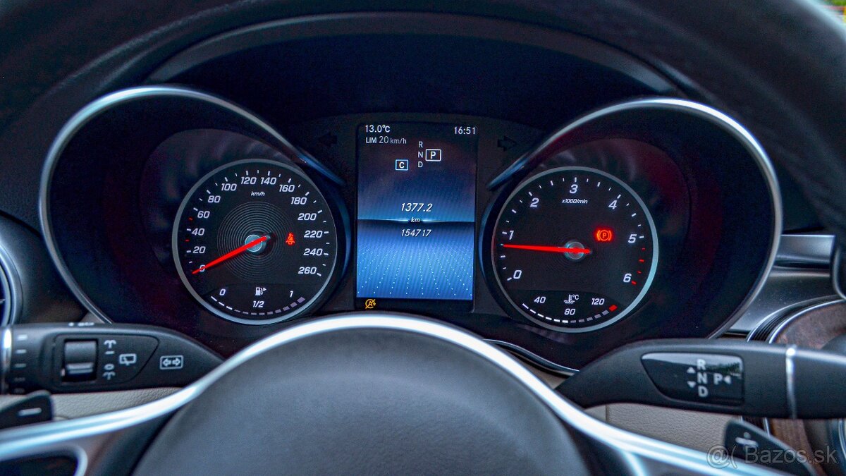 Mercedes-Benz C trieda Kombi 300 d A/T 4MATIC - 13