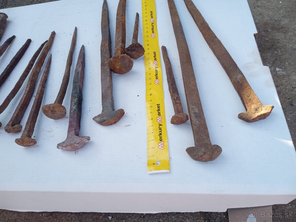 Kované klince klamre - 13