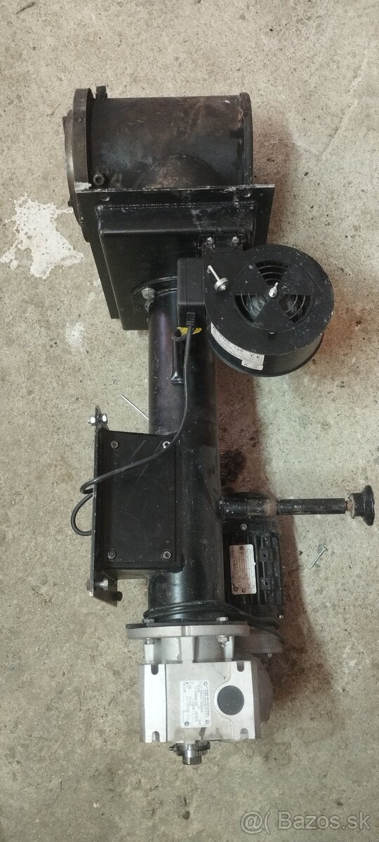 Podávač + zásobník - 13