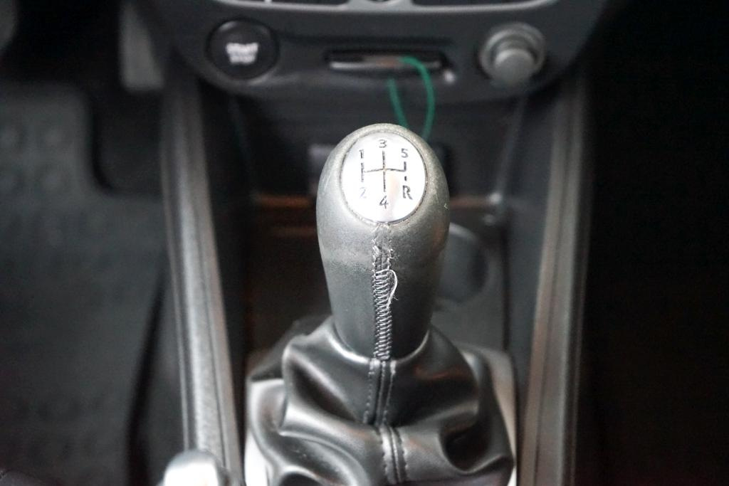 100- RENAULT Fluence 2010 benzín 1.6i 81kw - 13