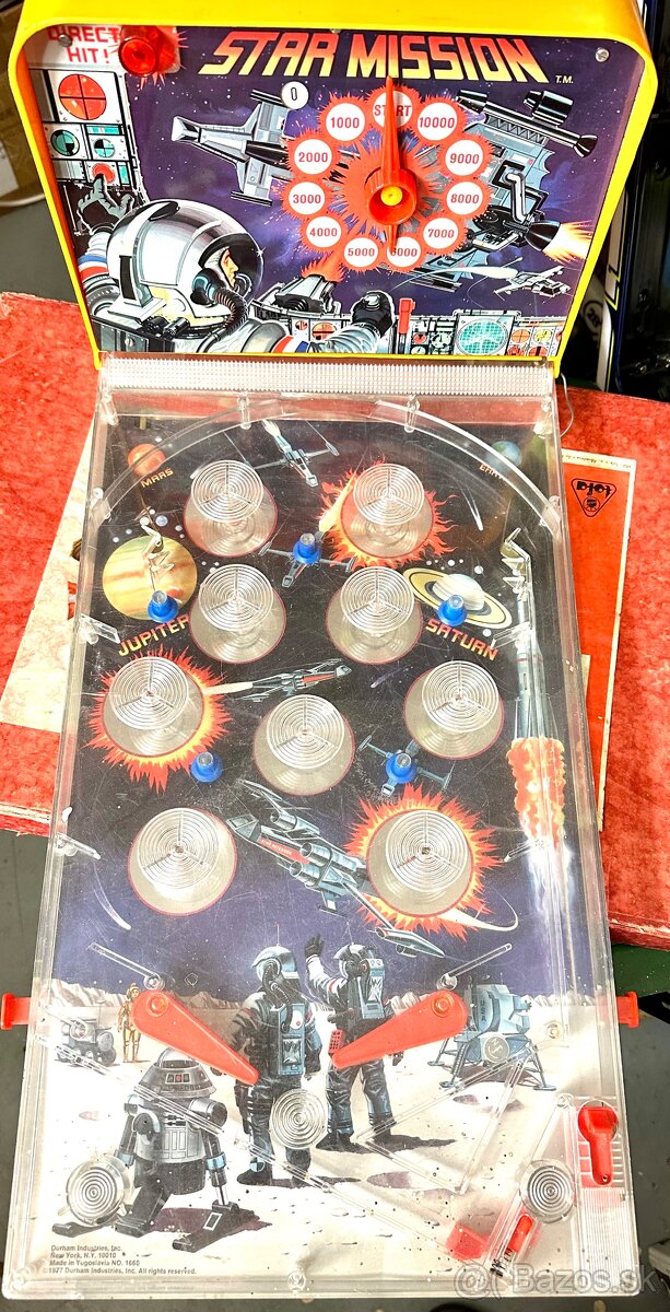 Retro staré hračky - autíčka, stolní hry, dětské pistolky - 13