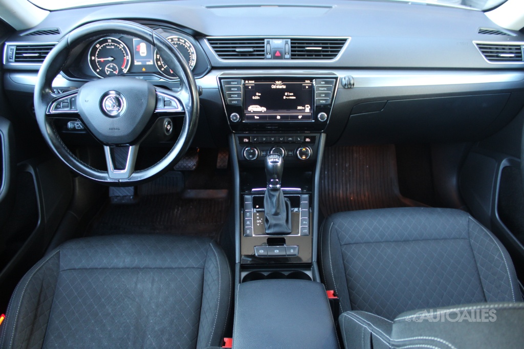 Škoda Superb Combi 2,0 TDi DSG 140 kW 4x4 STYLE, ODPOČET DPH - 13