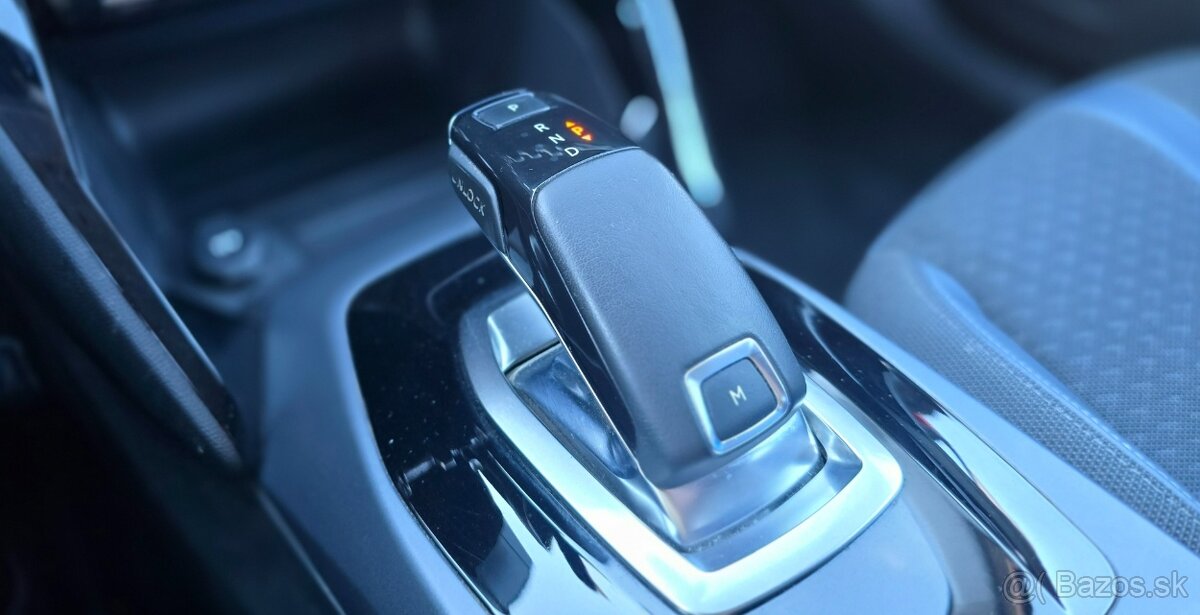 Peugeot 2008 1.2 96kw Allure AT 8 stupňová 70000km - 13