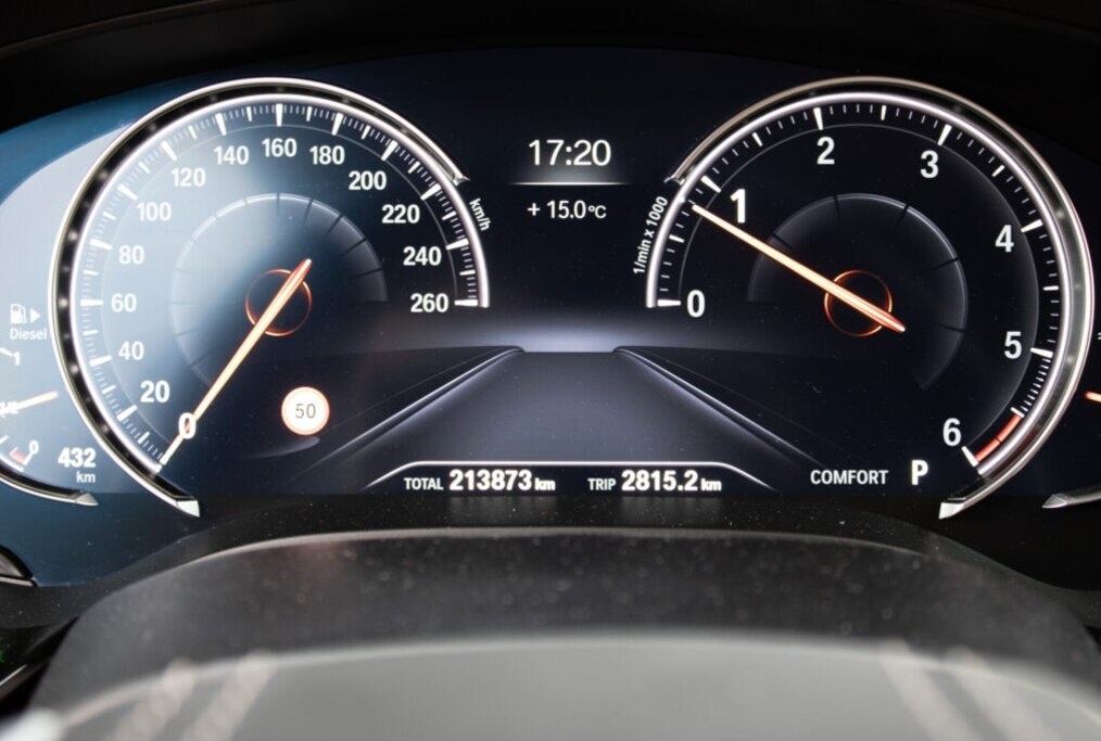 BMW 520d Touring z roku 2017 - 13