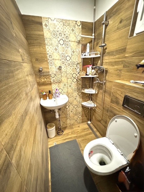 Na predaj celoročne obyvateľná chata v lokalite Elsvit - 13