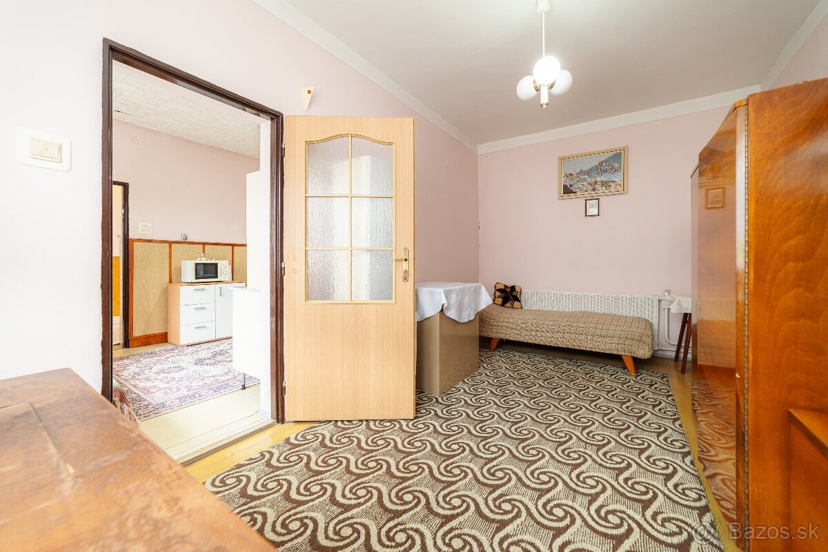 4-izbový rodinný dom s veľkým pozemkom a garážou – Borský Mi - 13
