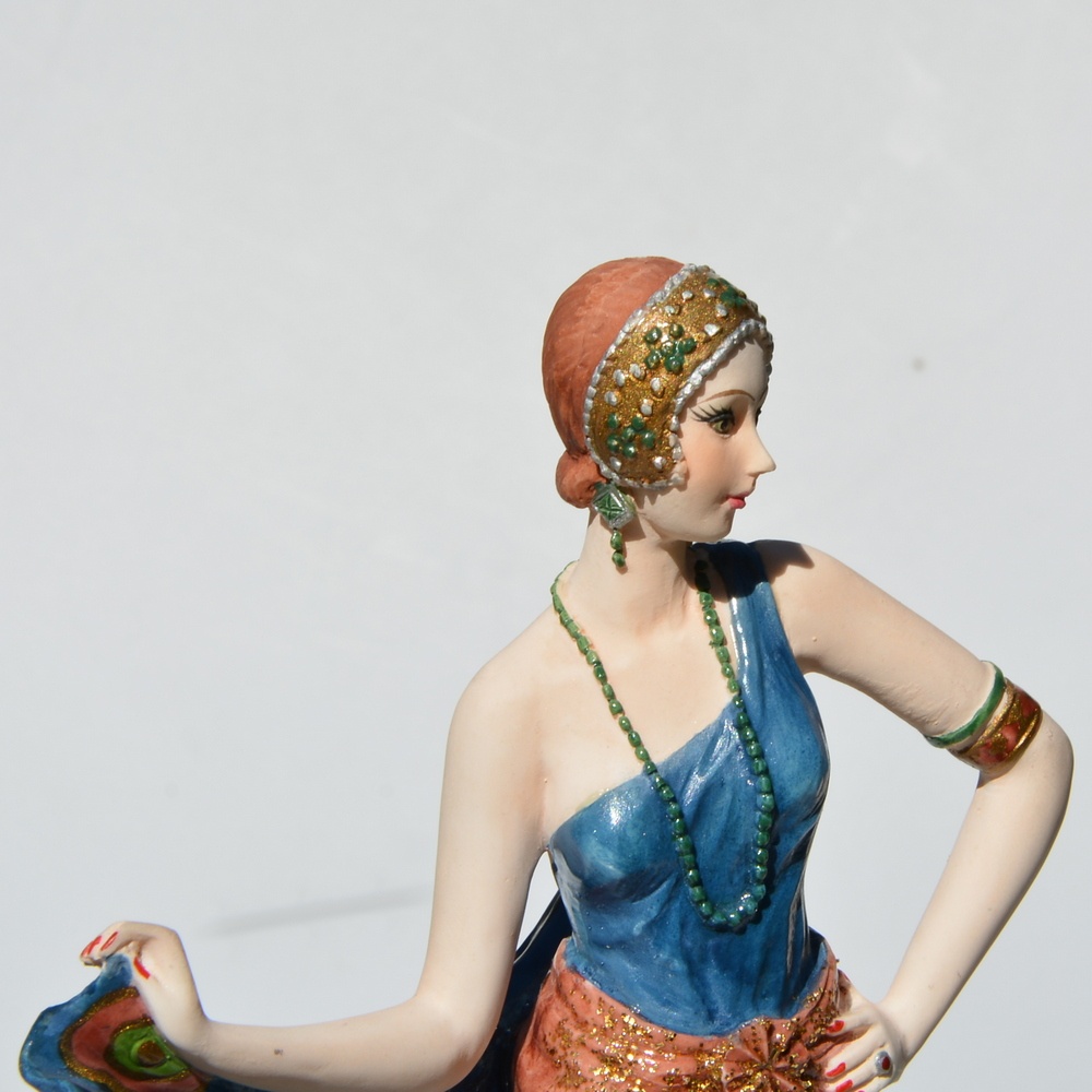 2 zberateľské sošky na drevenom podstavci - Tanečnice - 13