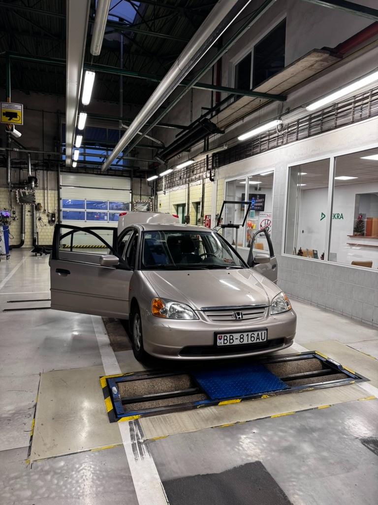 HONDA CIVIC 1.6 VTEC / garážovaná - 13