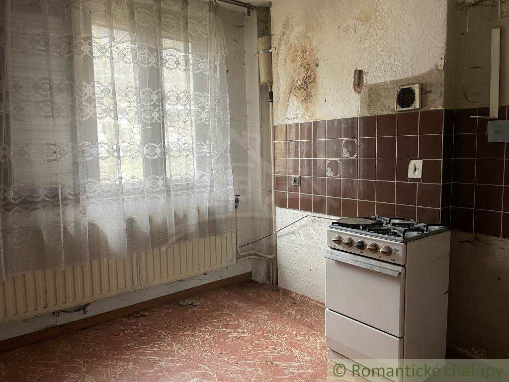 Dom na rekonštrukciu v chalupárskej obci Hačava. Nová cena - 13