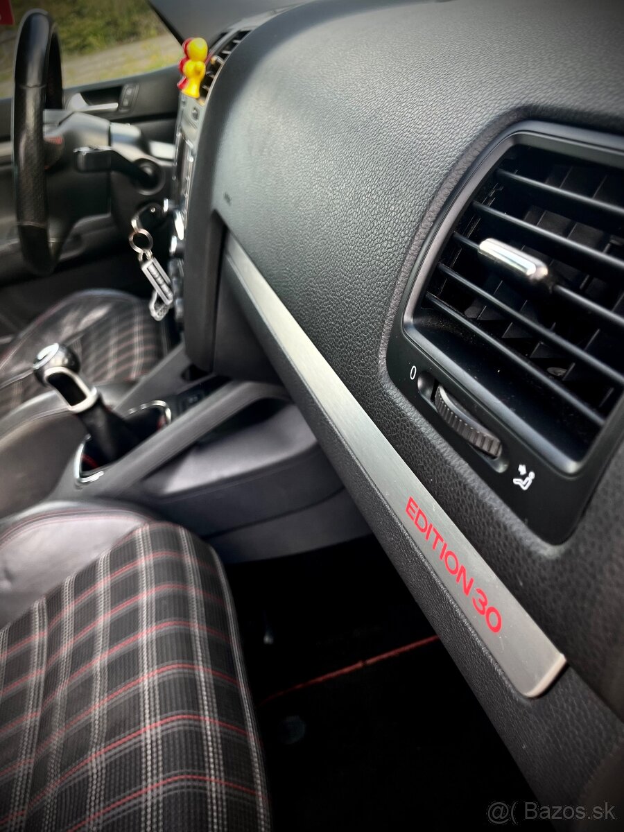 Volkswagen Golf V GTI Edition 30 - 13