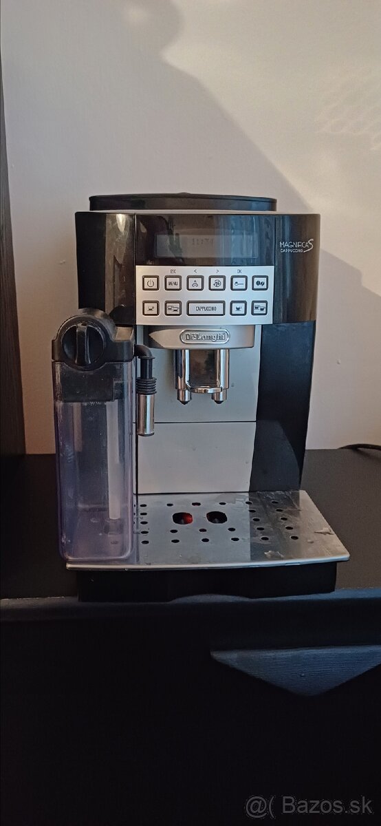Predam DeLonghi Magnifica S - 13